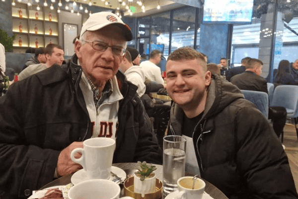 Mladi ljubušak Matej Šarac susreo se prvi put s čovjekom kojem je u studenom prošle godine spasio život, a da bi priča bila još ljepša Mateju je to bio prvi put na utakmici Hajduka