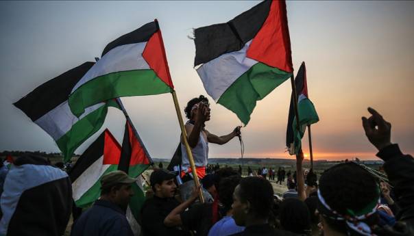 Novi ministar: “Ne smiju prekršitelji zakona mahati terorističkim zastavama, jer time potiču terorizam, stoga sam naredio uklanjanje zastava koje podržavaju terorizam iz javnog prostora i zaustavljanje huškanja protiv Izraela”