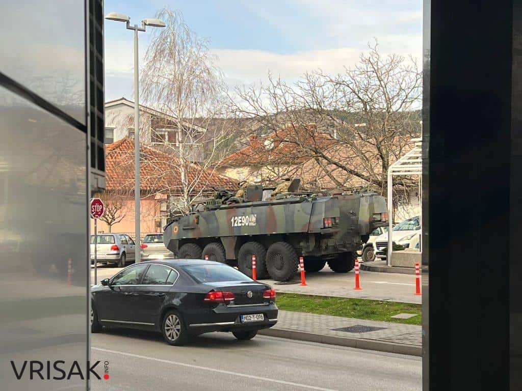 Oklopno vozilo u središtu Širokog Brijega!