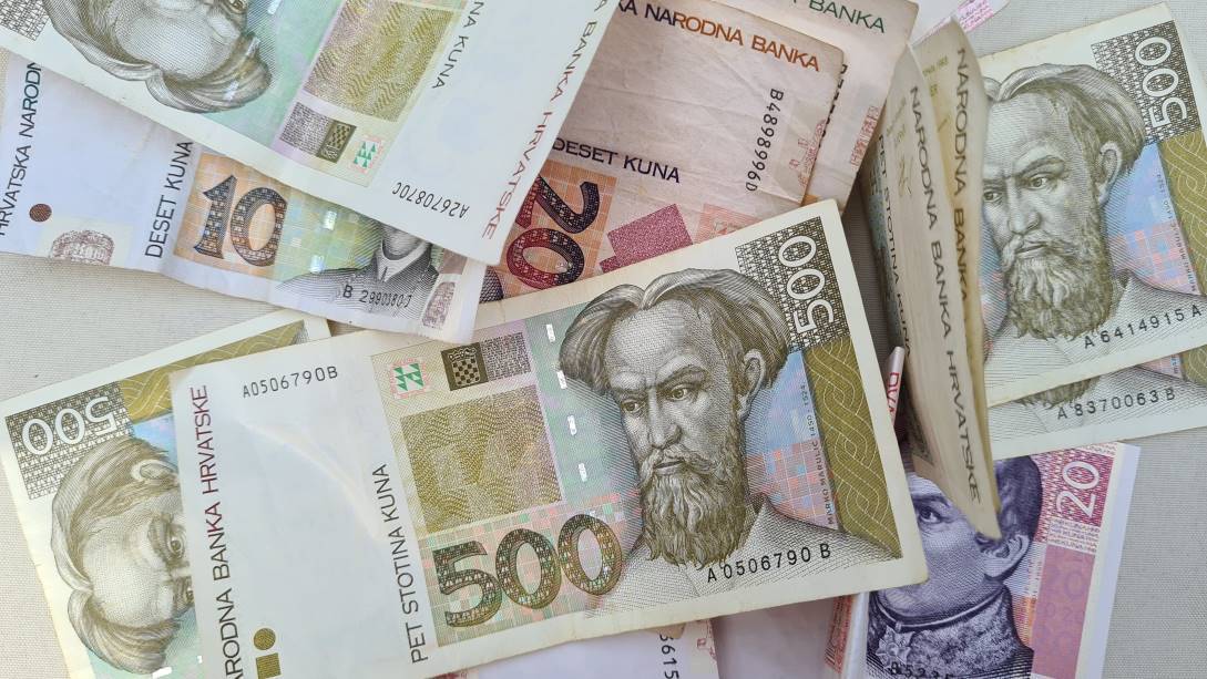 Zbogom za zbogom jer samo to nam ostaje: kuna danas odlazi u povijesti, završava mogućnost dvojnog plaćanja