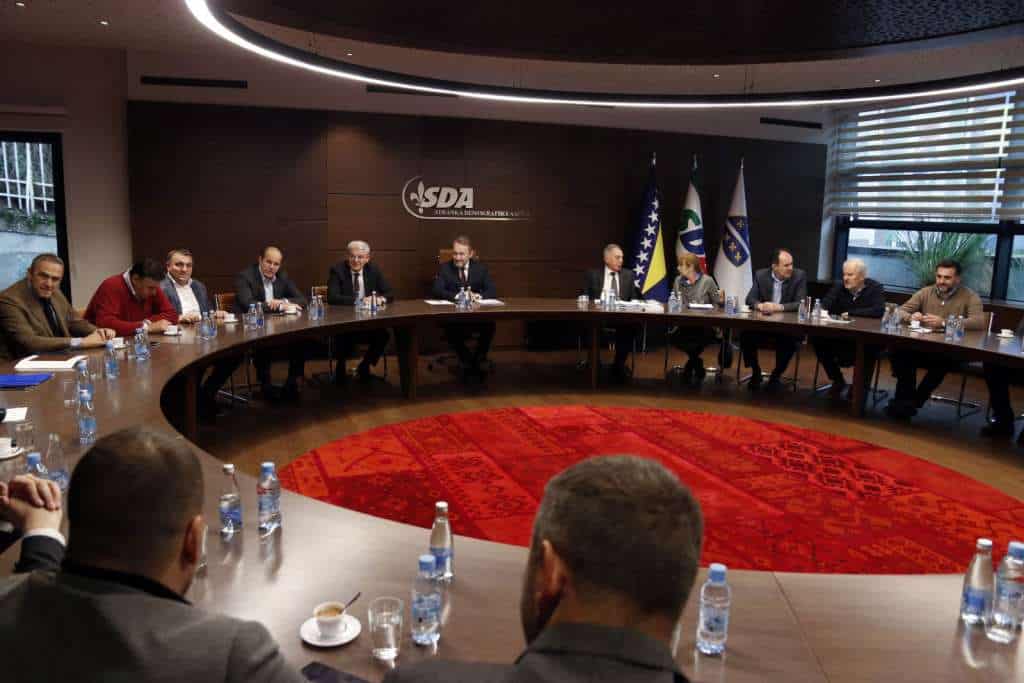 Bakir se lovi za slamčice: kaže da je Dodik preko Konakovića ponizio državu BiH