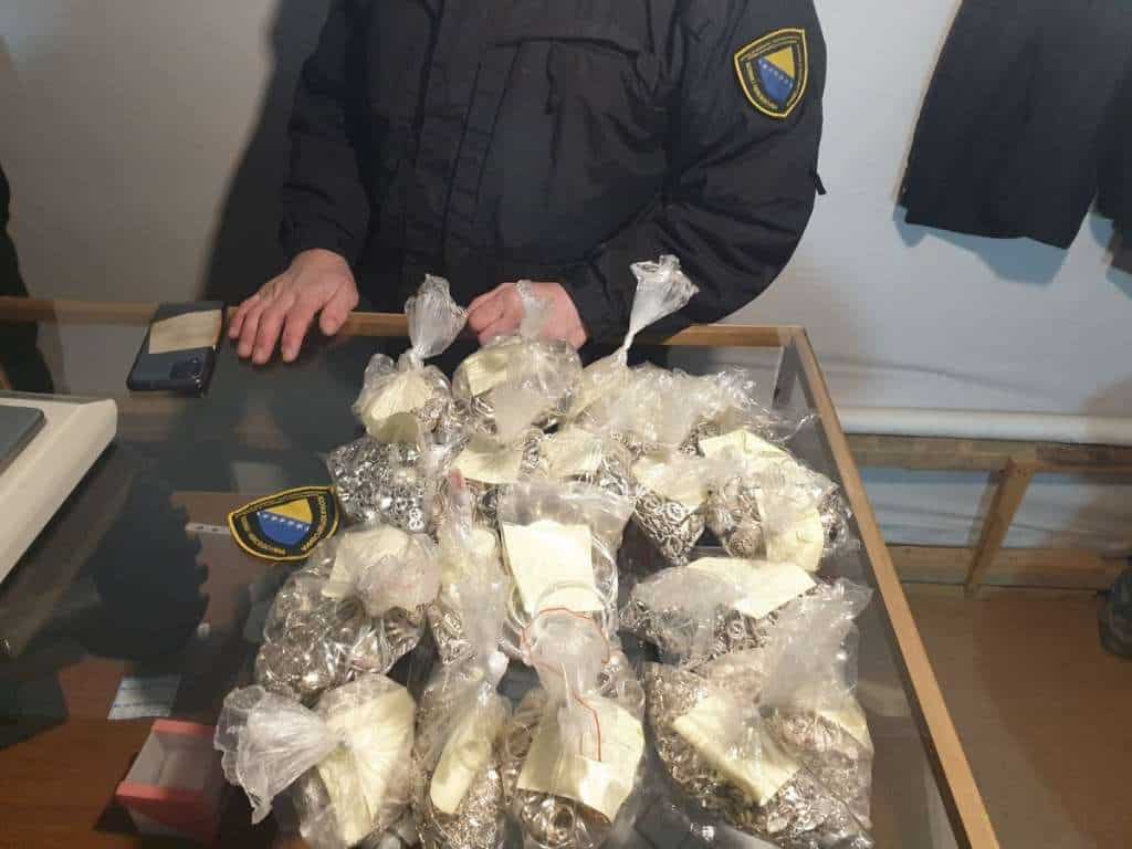 Na GP Karakaj oduzeto 4.200 komada preparata za potenciju