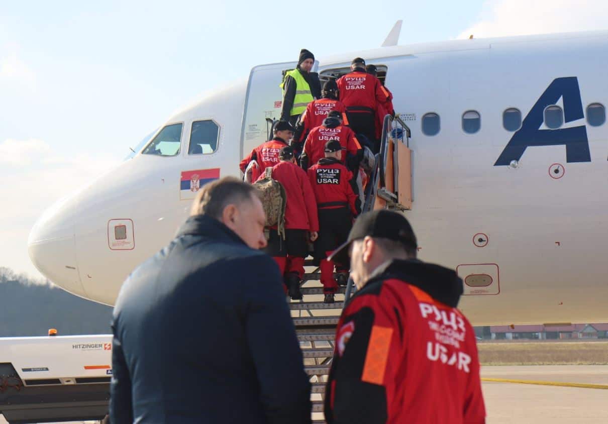 Tim spasilačke ekipe iz Republike Srpske poletio u Tursku u pomoć unesrećenima, ispratio ih Milorad Dodik