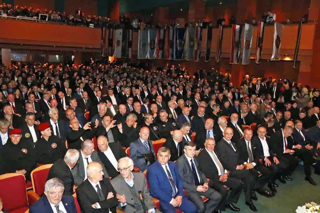 U Mostaru počinje zasjedanje Hrvatskog narodnog sabora, izaslanici donose deklaraciju, stiže Andrej Plenković iz Zagreba