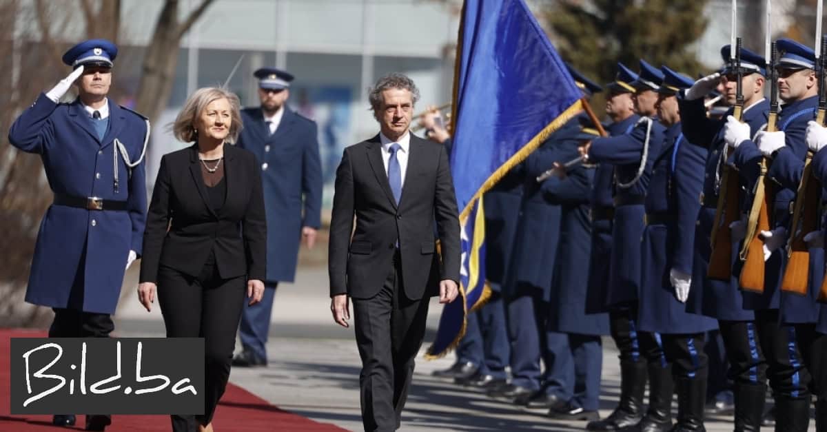 Krišto svečano dočekala slovenskog premijera u Sarajevu