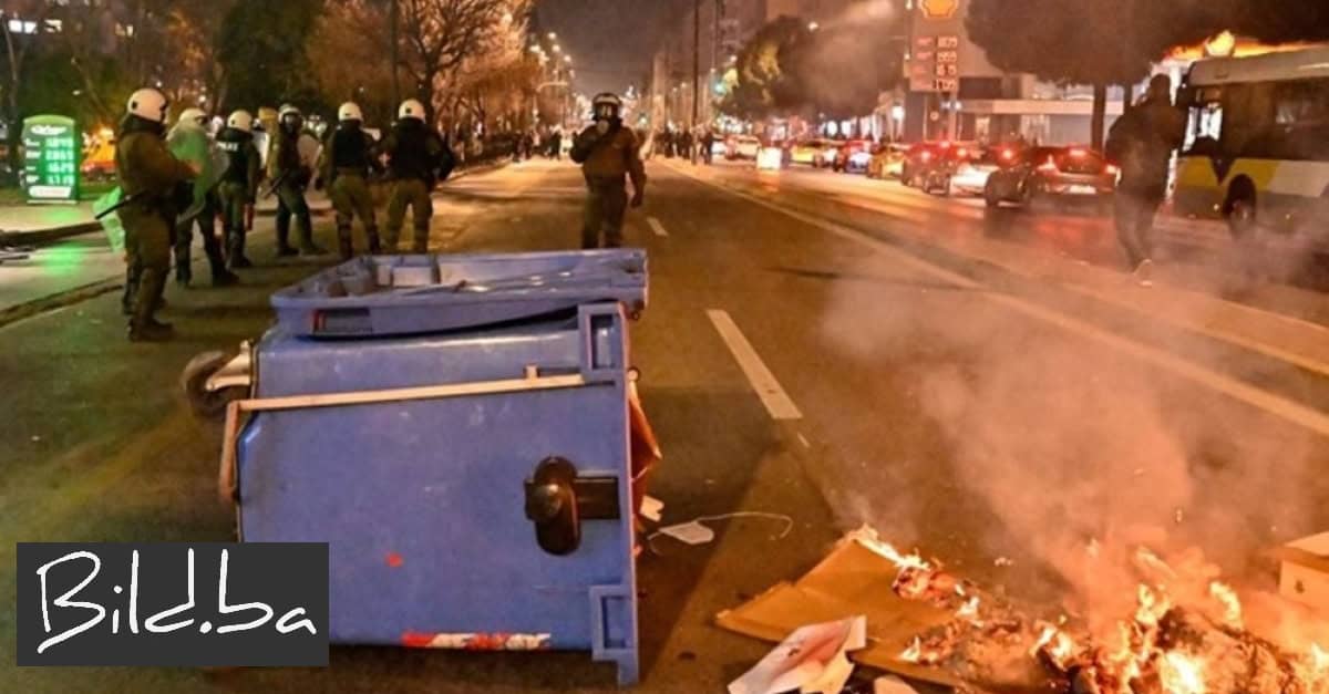 U Ateni izbili prosvjedi, policija koristila suzavac, Grci bijesni na vlasti