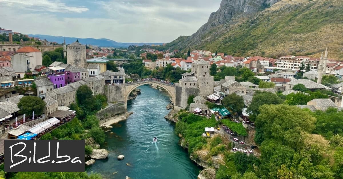 Prve školovane žene iz BiH su u Mostaru završile školu, danas im je podignuta spomen ploča