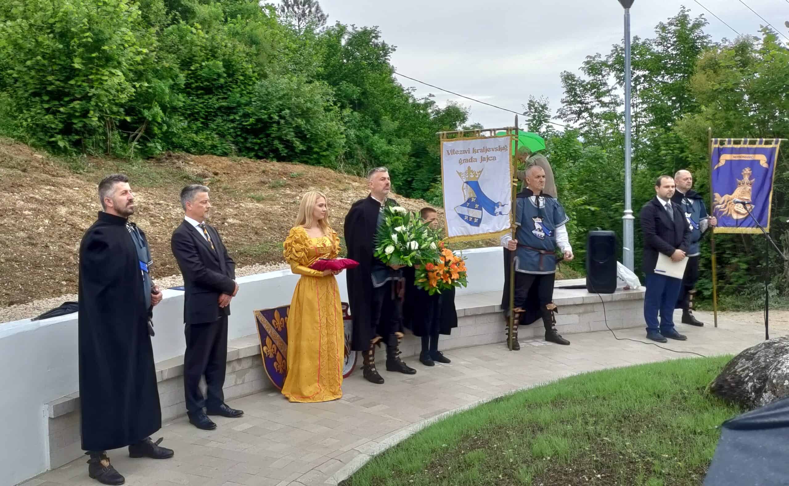 Atmosfera sa svečanosti otvorenja uređenog groba posljednjeg bosanskog kralja Stjepana Tomaševića (foto, video)