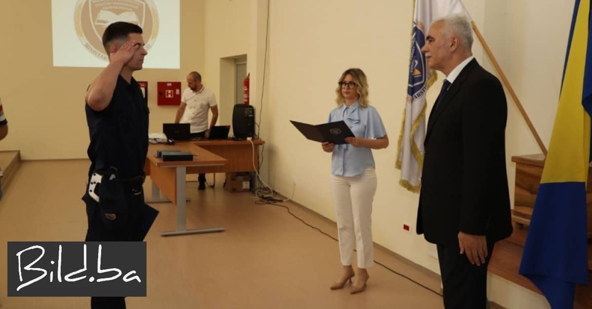 MUP ŽZH dobio 30 novih policajaca, Ante Vukoja proglašen kadetom generacije