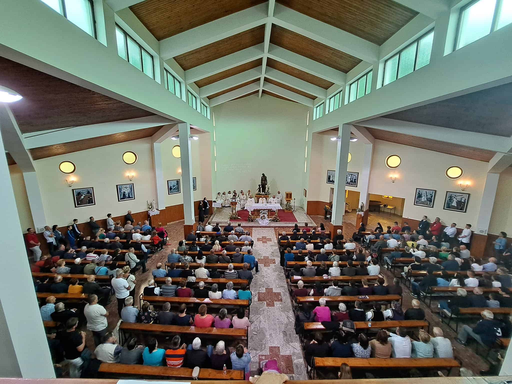 Dobretići: Proslava 25 godina misništva fra Jure Tokalića