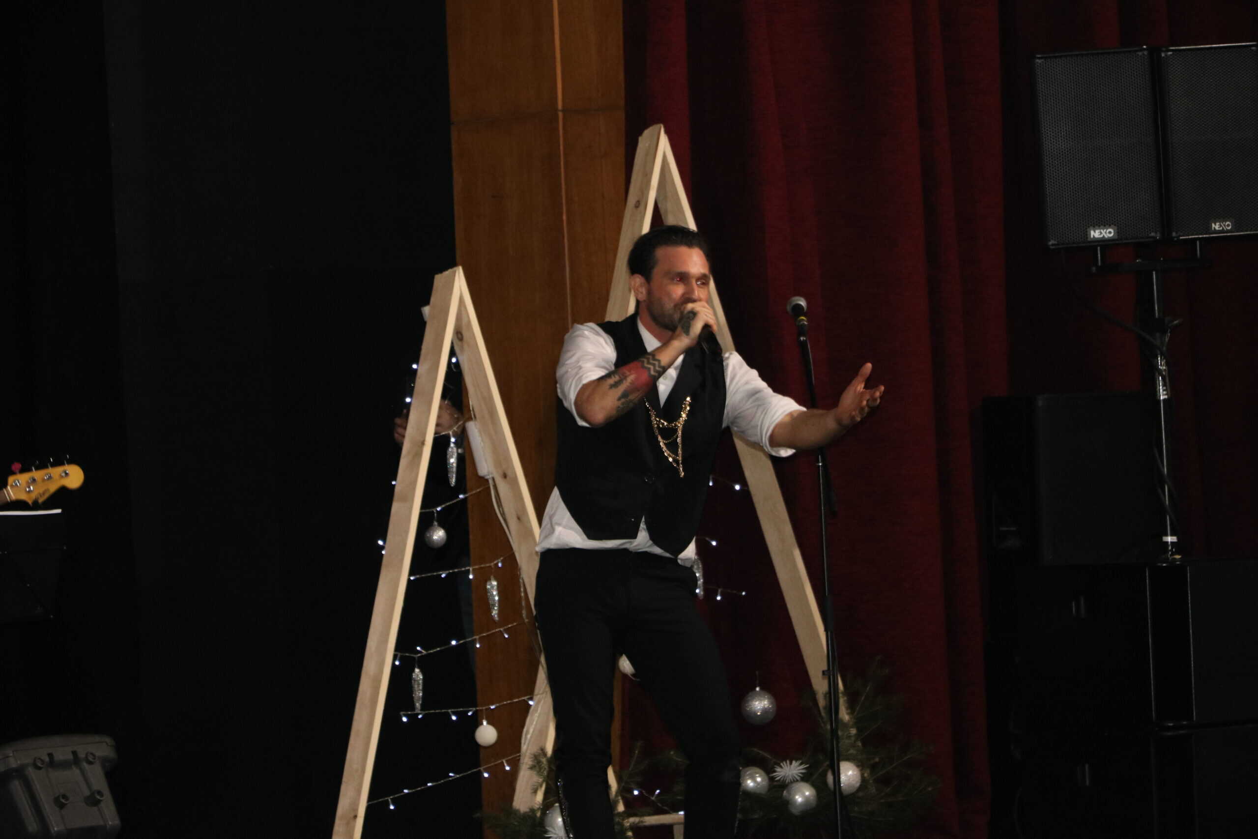 Luka Nižetić na Napretkovom Božićnom koncertu oduševio Jajačku publiku