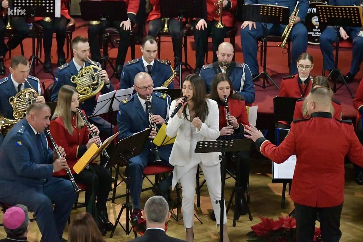 Održan Božićni koncert u Domu oružanih snaga BiH u Sarajevu. Nastupila i Jajčanka Magdalena Bogić