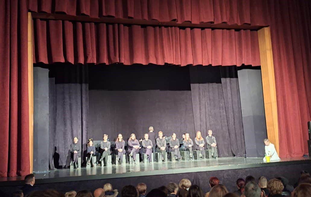 Održana premijera kazališne predstave “Ne zaklanjajte mi sunce” Jajačkog Amaterskog Kazališta