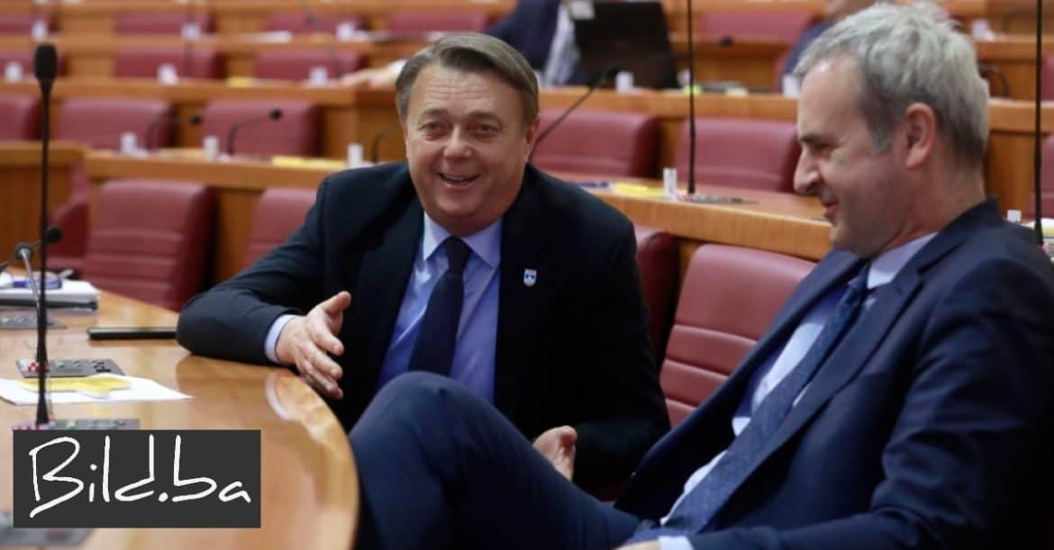 Ovo je hit! Neka legendica danas je u Saboru smislila urnebesan bećarac o Sandri Benčić i Peđi Grbinu