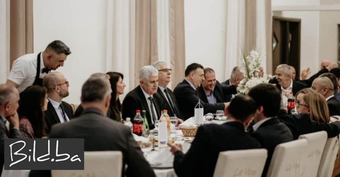 Po principu jedan 'naš' i jedan 'njihov': Sinoć proslavljen rođendan HDZ-a u Širokom koji je bio i u srijedu