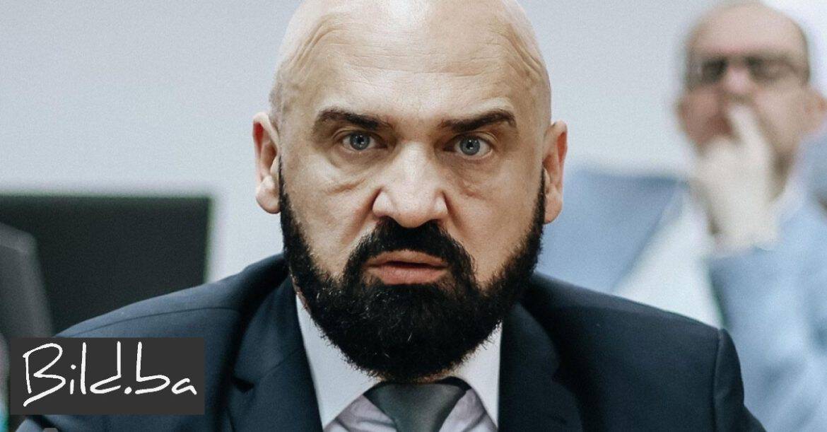 Donosi Bild: Po BiH šetaju naoružani migranti, ministar Isak tvrdi da je sve OK i da se to ne događa