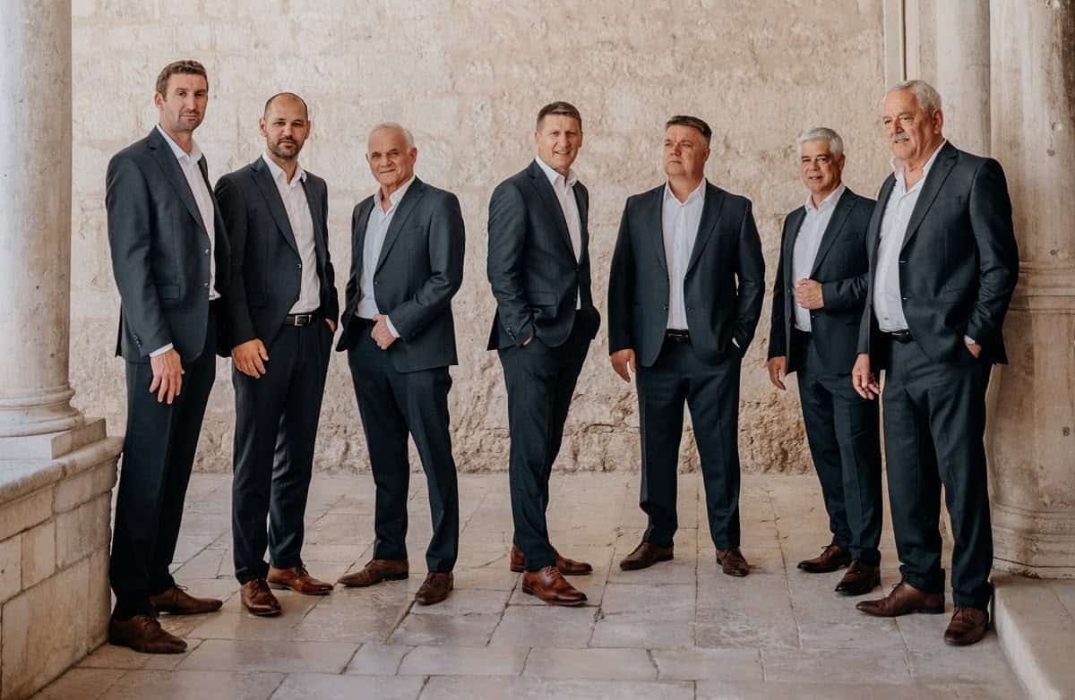 Tomislav Bralić i klapa Intrade ususret koncertu u Jajcu predstavljaju novi singl “Da mi je sad”