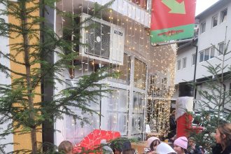 Jajce: Učenici osnovnih škola i vrtića okitili jelke u Adventskom gradu