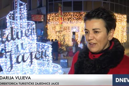 Televizijski prilog o Adventskom gradu u Jajcu