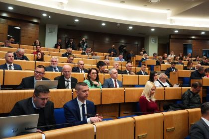 DOM NARODA PFBiH: Usvojen zakon o južnoj interkonekciji. HDZ glasovao protiv, HDZ1990 i HNP suzdržani