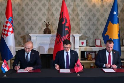 Regionalni vojni savez? Hrvatska, Albanija i Kosovo potpisale trilateralni memorandum o suradnji u oblasti obrane