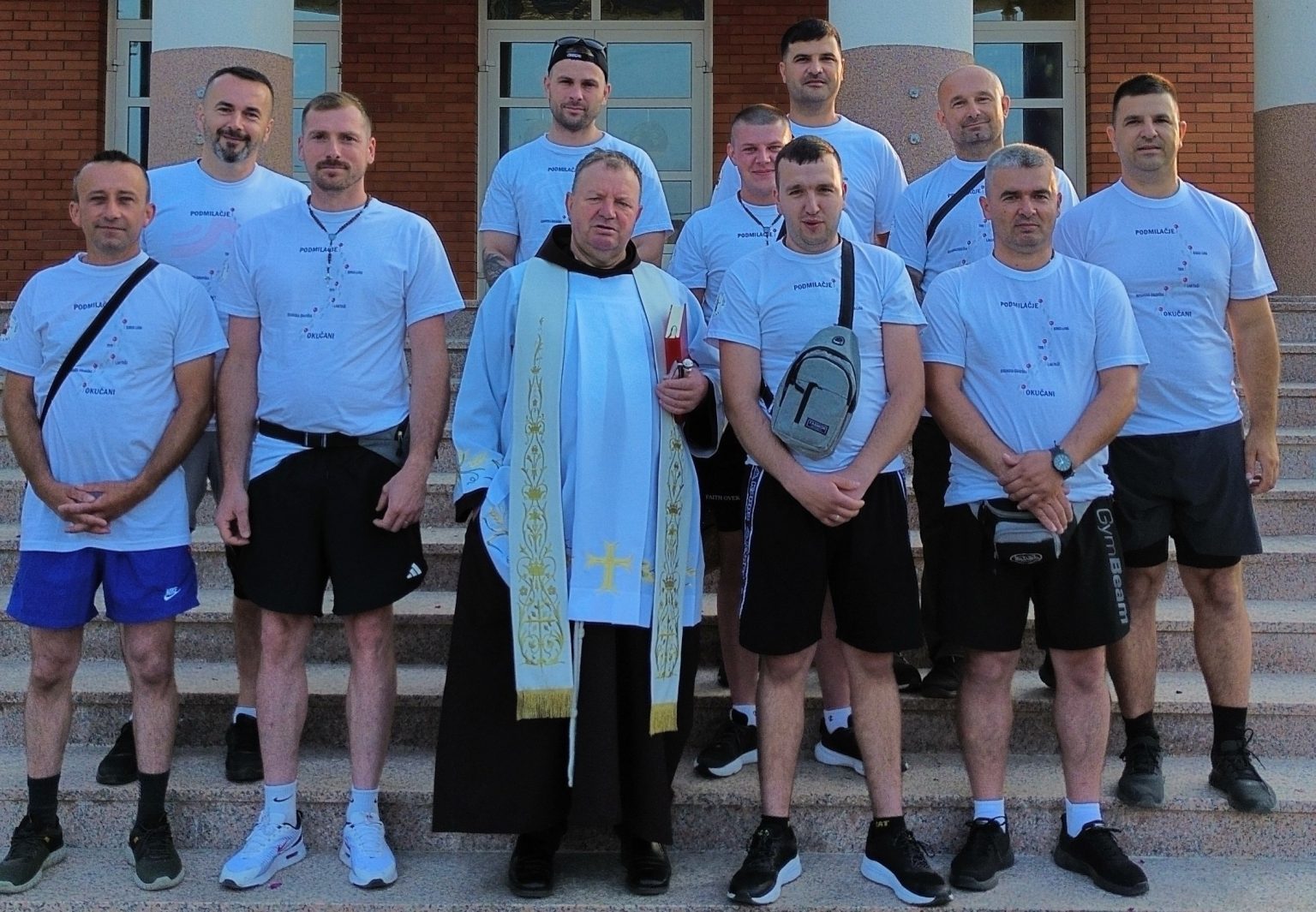 I ove godine: Hodočasnici iz Okučana krenuli put Podmilačja, na zavjet Svetom Ivi