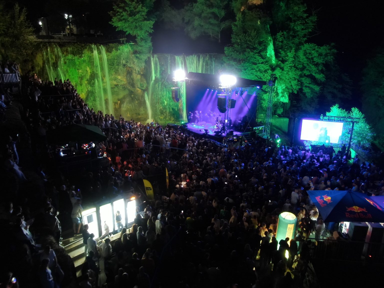 Desant Festival u Jajcu: Za kraj spektakl Željka Joksimovića ispod Plivskog vodopada