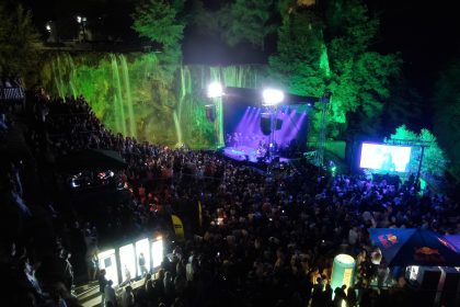 Desant Festival u Jajcu: Za kraj spektakl Željka Joksimovića ispod Plivskog vodopada