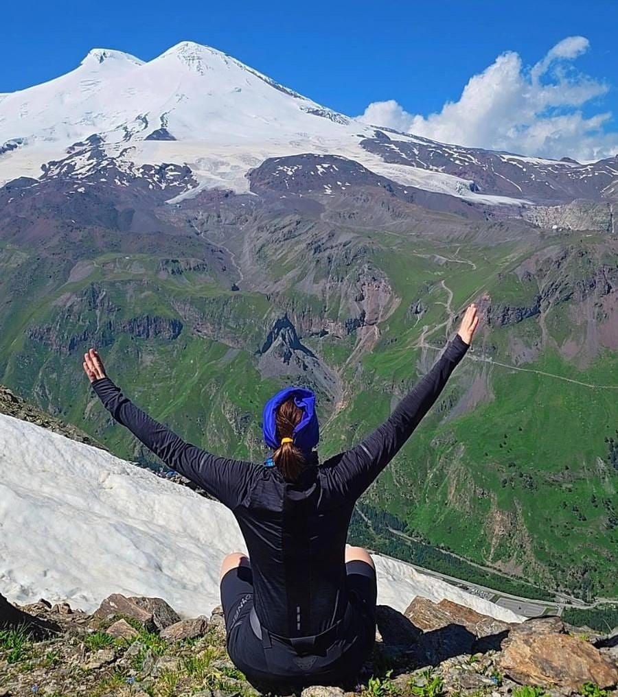 Jajčanka osvojila najviši planinski vrh Europe i Rusije