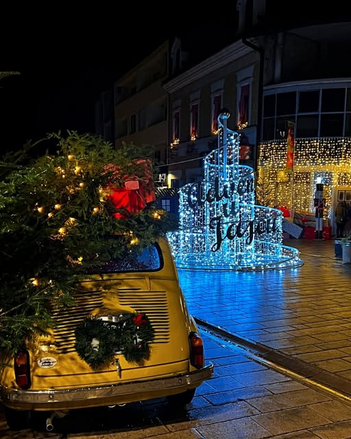 Turistička zajednica Jajce: Javni poziv za prikupljanje ponuda za najam sajamskih kućica za vrijeme Adventa u Jajcu