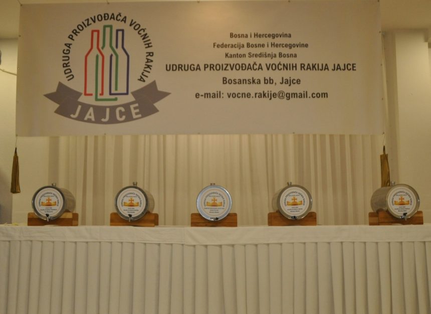 U Jajcu održana manifestacija “Kraljevska rakija”. Kvaliteta proizvedenih rakija značajno porasla