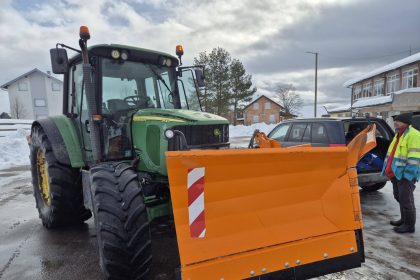 Općina Dobretići dobila traktor sa opremom za zimsko održavanje cesta