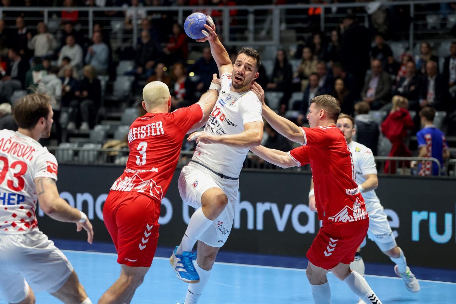 Hrvatska lako protiv Švicarske: Ivan Martinović najefikasniji