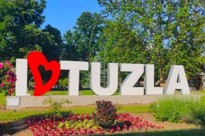 Samo kod nas: U Tuzli ponovo imenovan direktor sa 72 godine koji je na toj dužnosti već 44 godine